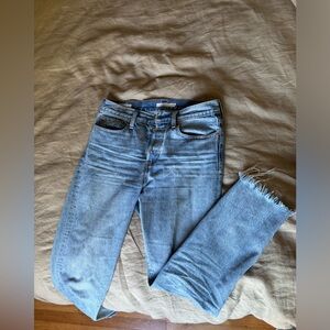 Levi’s wedgie mom style